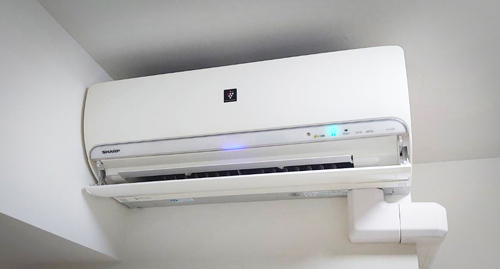 お掃除ロボ付きエアコンの画像